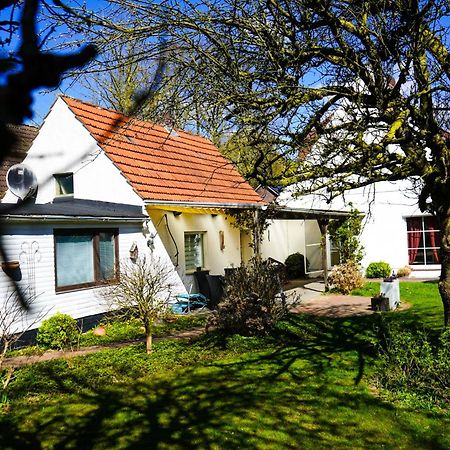 Gemuetliches Haus Mit Grossem Traumhaften Garten BRE エクステリア 写真