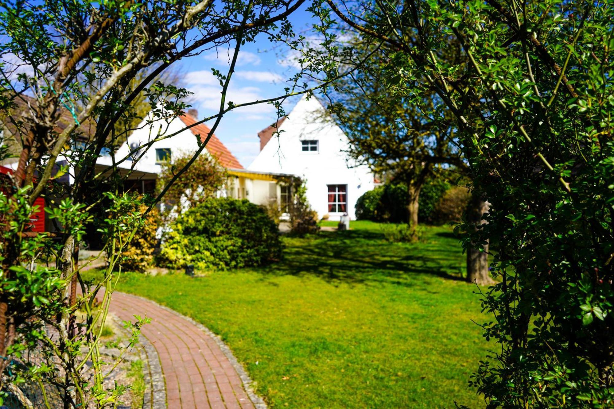 Gemuetliches Haus Mit Grossem Traumhaften Garten BRE エクステリア 写真